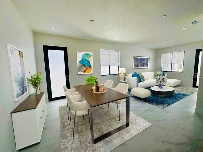 Building Photo - 4106 N Thatcher Ave