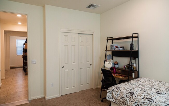 Building Photo - 7387 S Via Plaza del Maya