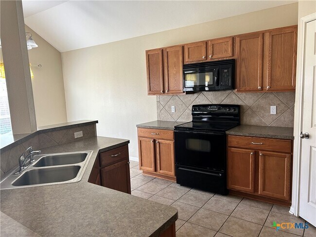 Building Photo - 5623 Fair Hill Dr