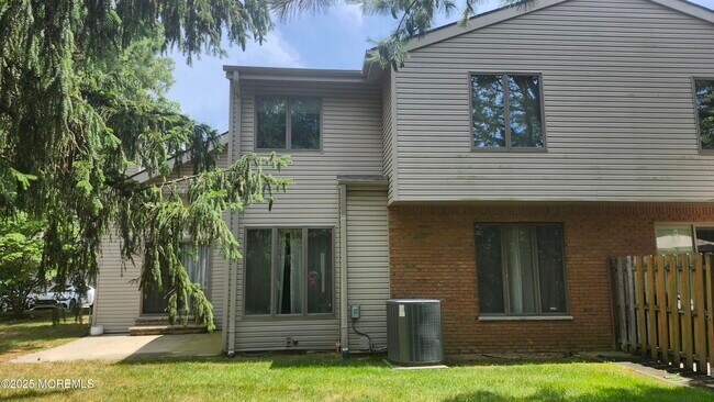 Building Photo - 26 White Swan Way