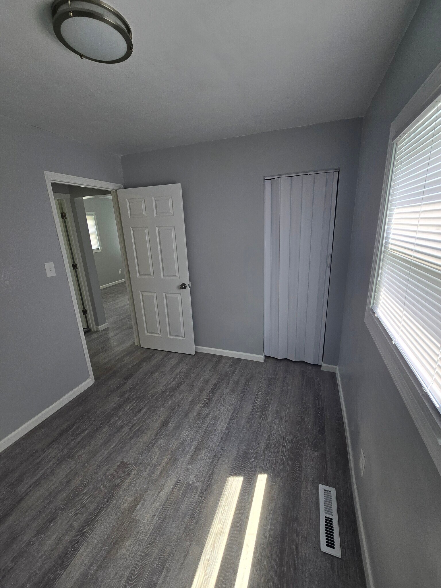 Building Photo - 1712 Georgia St