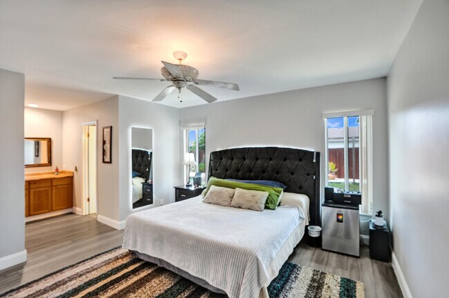 Building Photo - 10501 NW 20th Ct