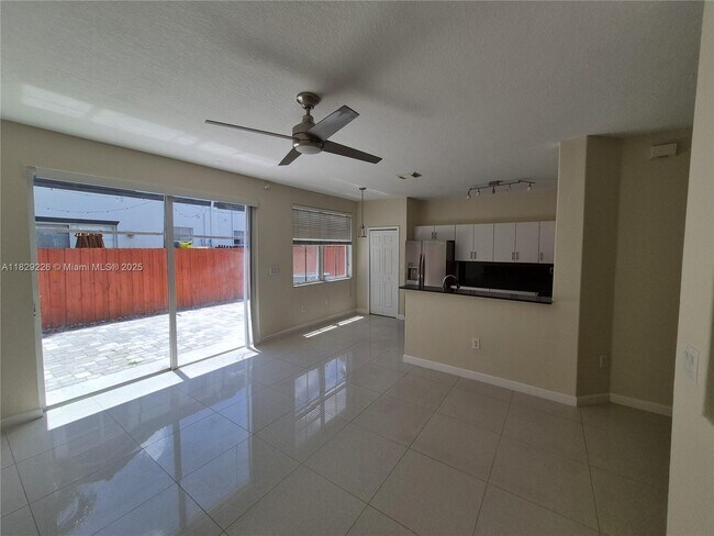 Building Photo - 7673 NW 116th Ave