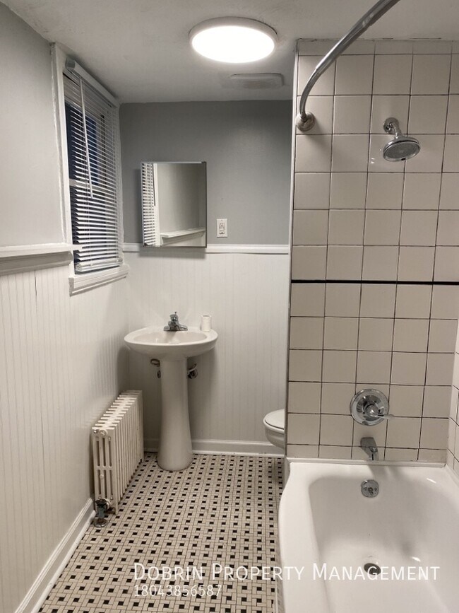 Building Photo - 507 W Marshall St