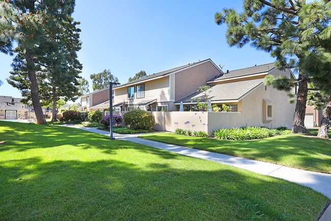 Building Photo - 7912 Rainbow Cir