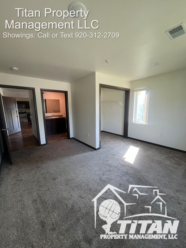 Building Photo - 3425 Logan Dr