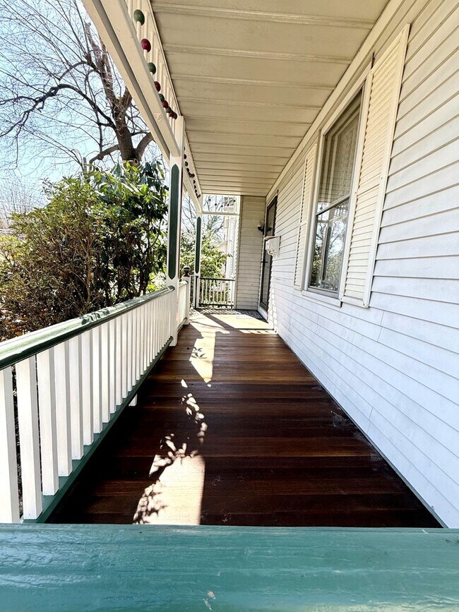 Building Photo - Tranquility on Oxford