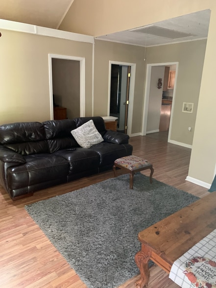 Building Photo - 138 Sherwood Dr