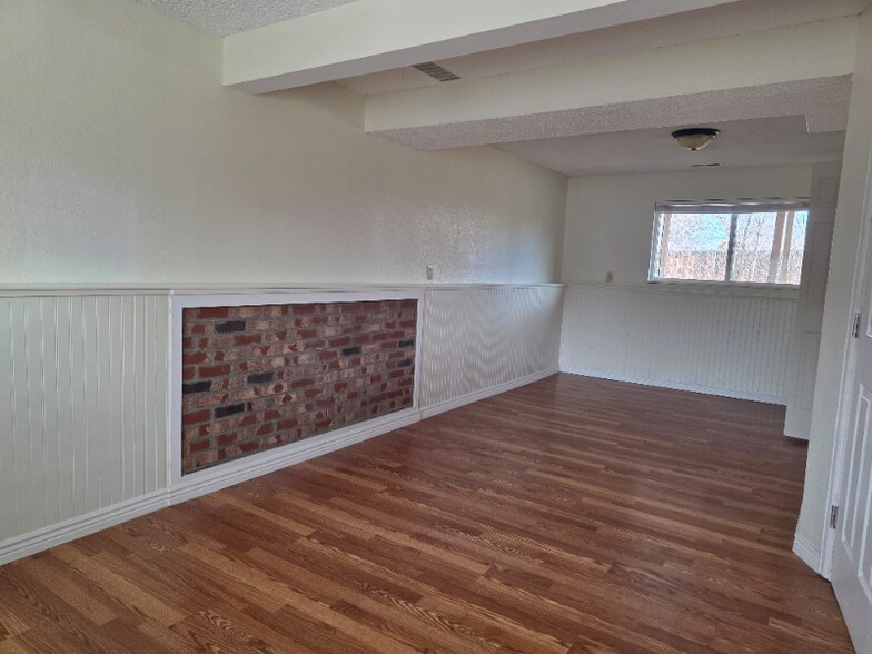 Building Photo - 2844 Lexington Ln