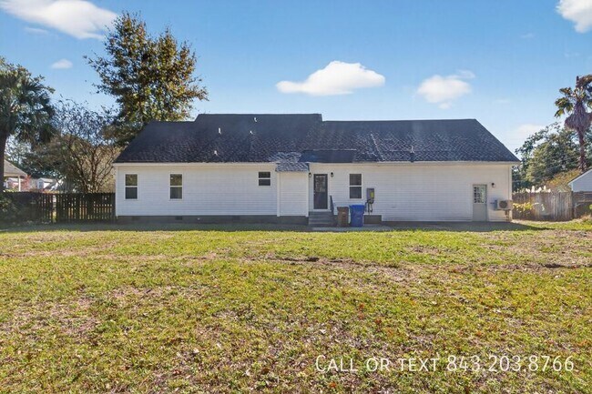 Building Photo - 955 Godber St