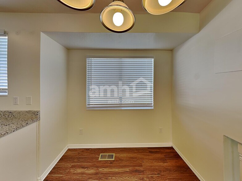 Building Photo - 514 W 150 S