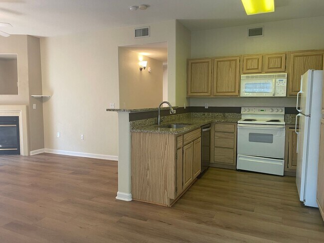 Building Photo - Great Miramonte Ranch Condo - Available Se...