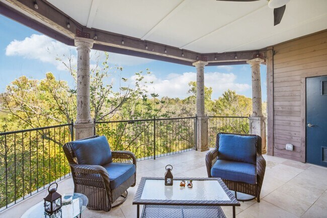 Building Photo - Luxury Riverfront Condo Near Georgetown Square | 2 Bed / 2 Bath with Balcony