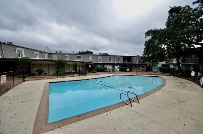 Building Photo - 9103 Braeburn Valley Dr