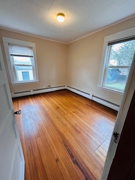 Building Photo - 4 Princeton Ave