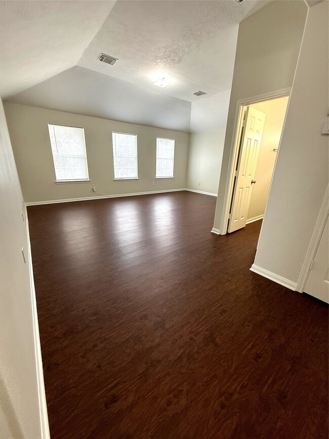 Building Photo - 6023 Barany Ct