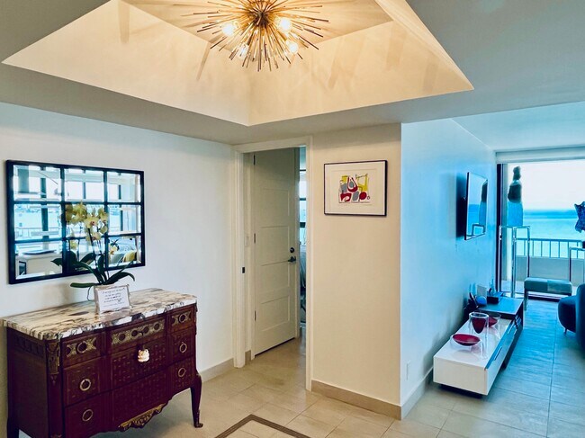 Building Photo - 5510 N Ocean Dr