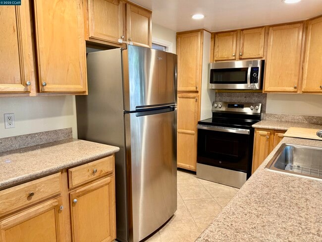 Building Photo - 1564 Candelero Dr