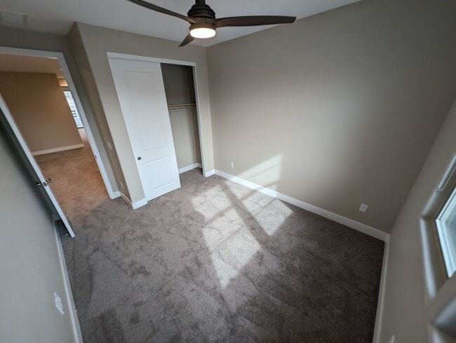 Building Photo - 11816 River Hawk Ave