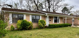 Building Photo - Wonderful on Windy Oaks