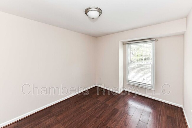 Building Photo - 1549 Twisted Oak Dr