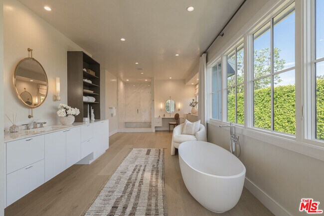 Building Photo - 550 Spoleto Dr