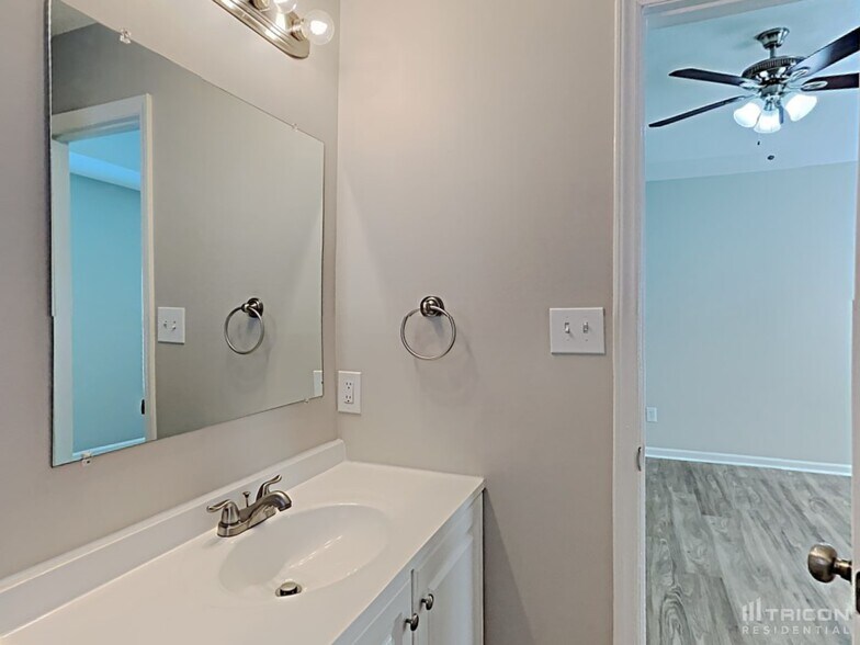 Building Photo - 6009 Brick Landing Dr