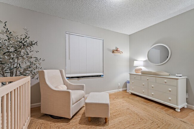 Building Photo - 18213 SE Fairview Cir