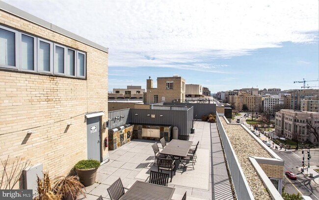 Building Photo - 1711 Massachusetts Ave NW