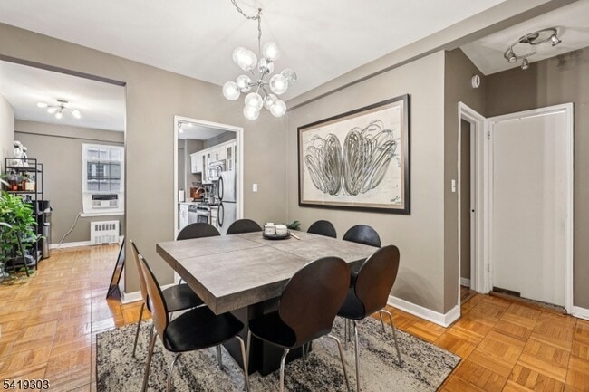 Building Photo - 5 Roosevelt Pl