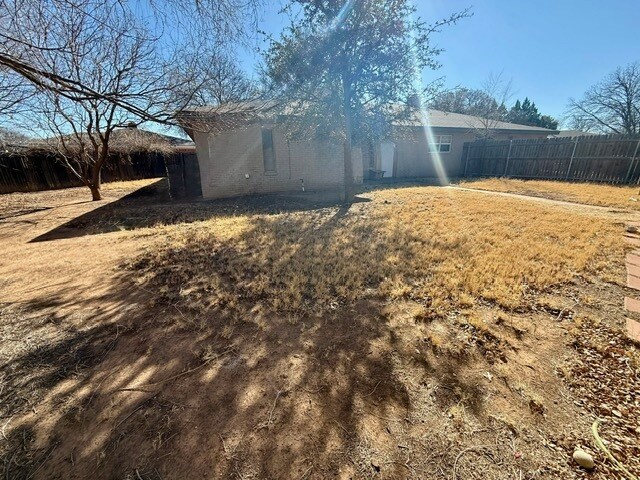 Building Photo - 6304 Quaker Ave