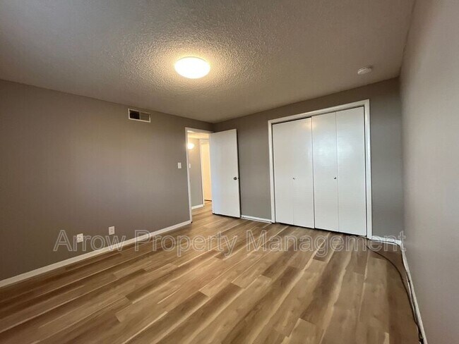 Building Photo - 515 S 2nd St