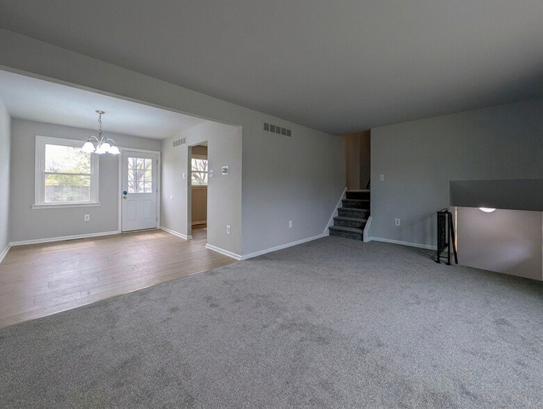 Building Photo - 1583 Yeakel Way