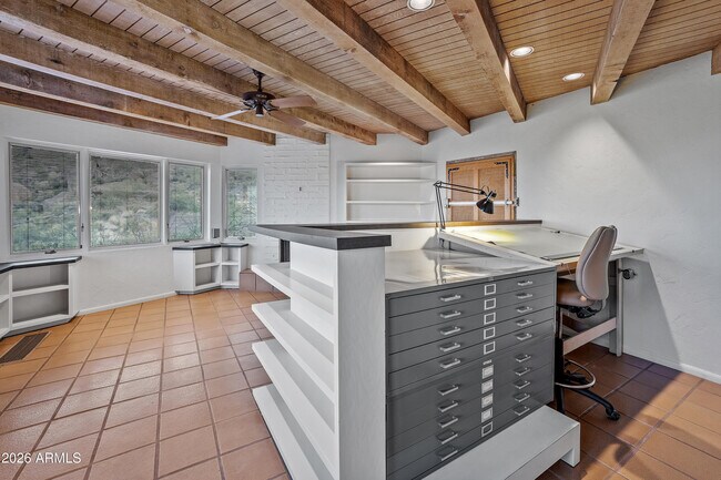 Building Photo - 6700 E Hawksnest Rd