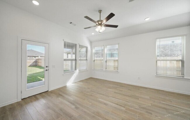 Building Photo - 1309 Tan Gable Ln