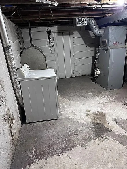 Building Photo - 620 3rd Ave W