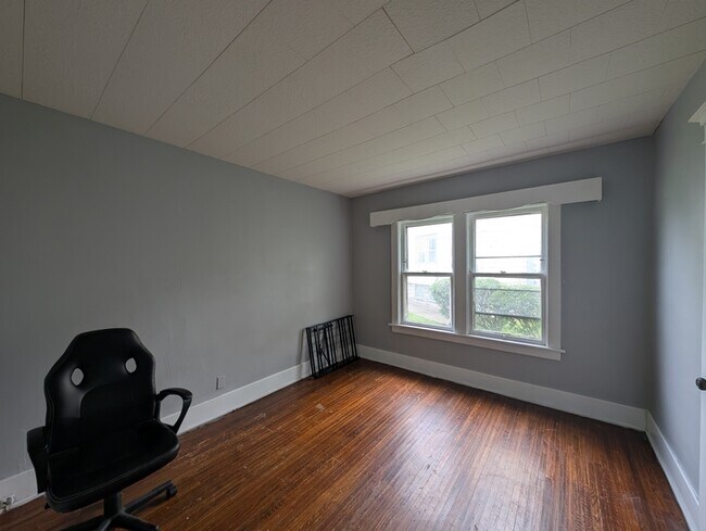 Building Photo - 188 Englewood Ave