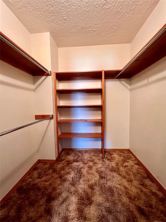 Building Photo - 419 E 6th St