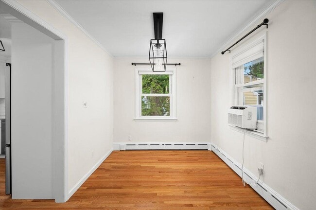 Building Photo - 714 Forest Ave