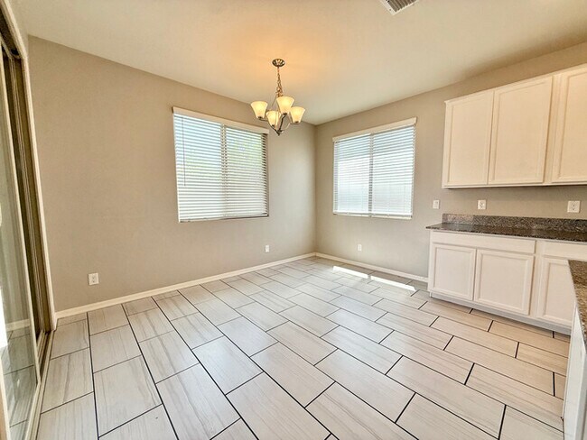 Building Photo - Spectacular 4-Bedroom, 2.5 Bathroom Home in Glendale!!