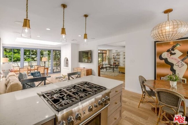 Building Photo - 3266 Mandeville Canyon Rd