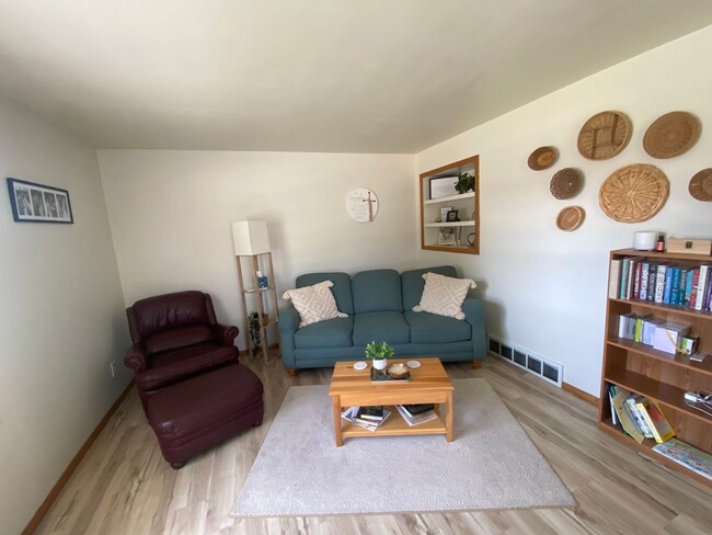 Building Photo - 968 Grove St