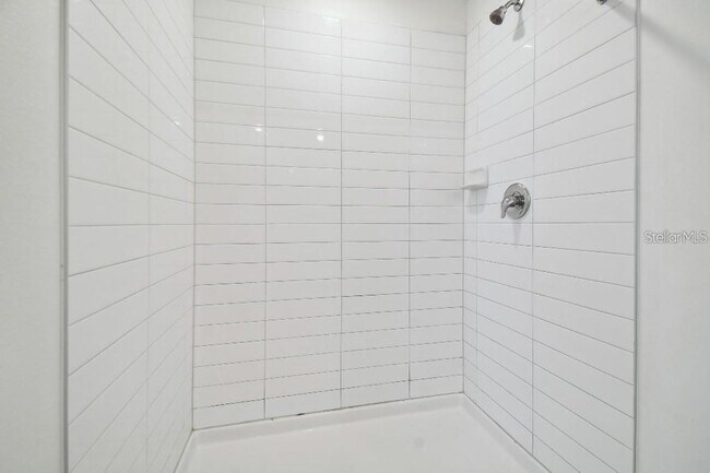 Building Photo - 6335 Ten Acre Ct