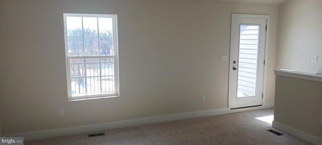 Building Photo - 2272 Marcy Dr