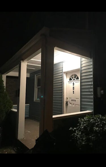 Front view - 901 Chartiers Ave