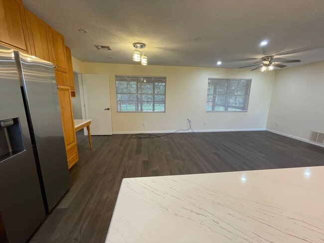 Building Photo - Available Now! *No Pets* Completely Renova...