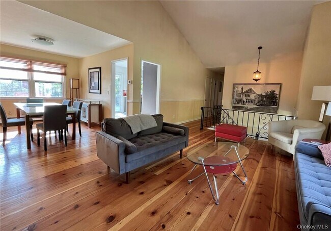 Building Photo - 47 Onderdonk Rd