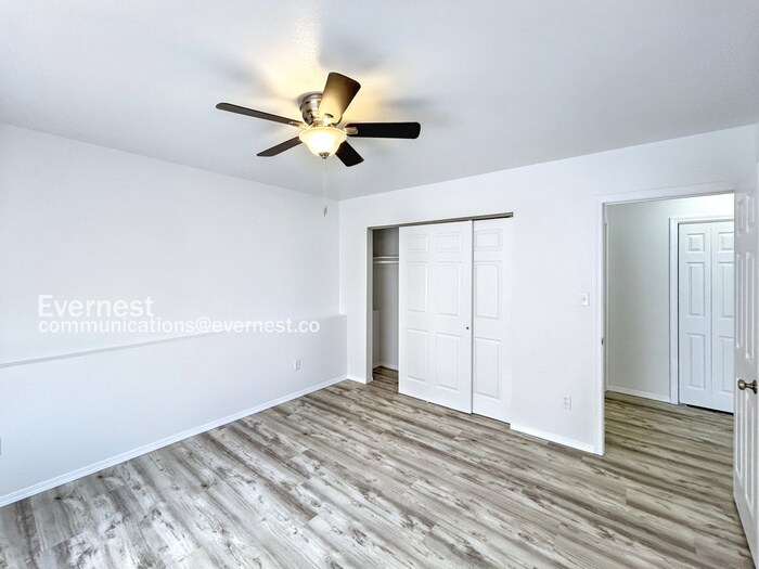 Building Photo - 1120 Yuma St