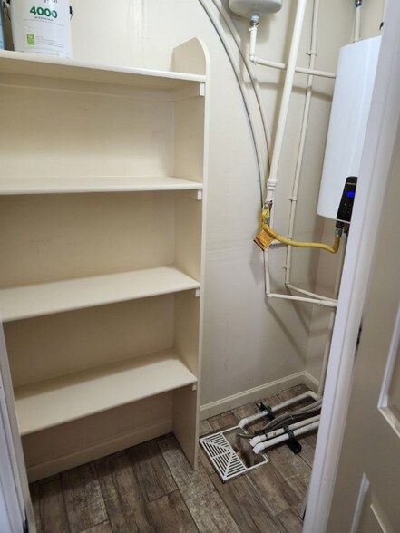 Building Photo - 430 W Pikes Peak Ave