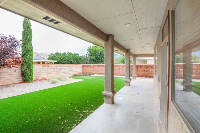 Building Photo - 3 Bedroom 2 Bathroom plus Office